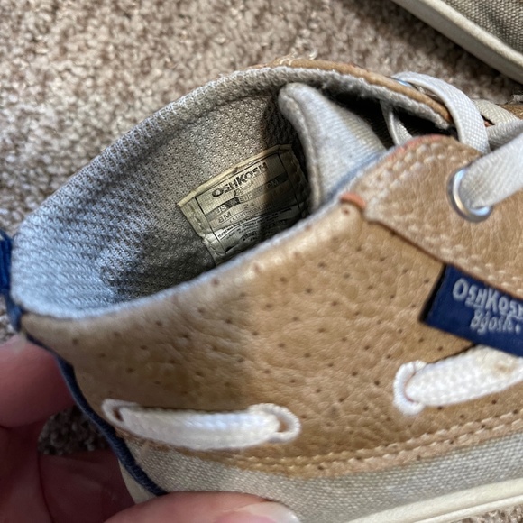 OshKosh Kids Canvas High Tops Size 8‎ - Picture 2 of 6